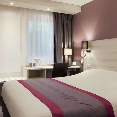 Kyriad Lille Est - D'ascq Отель 3*