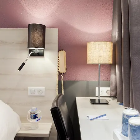 Kyriad Lille Est - D'ascq Отель 3*