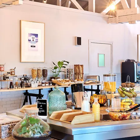 Kyriad Lille Est - D'ascq Отель