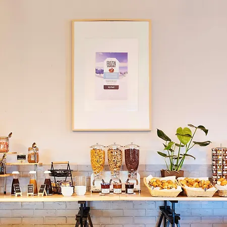 Kyriad Lille Est - D'ascq Отель 3*