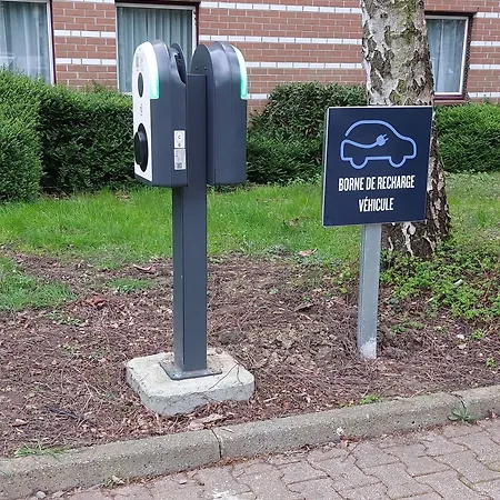 Kyriad Lille Est - D'ascq Отель 3*