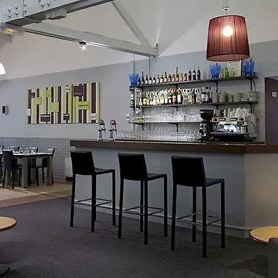 东里尔基里亚德酒店 - 阿斯克新城